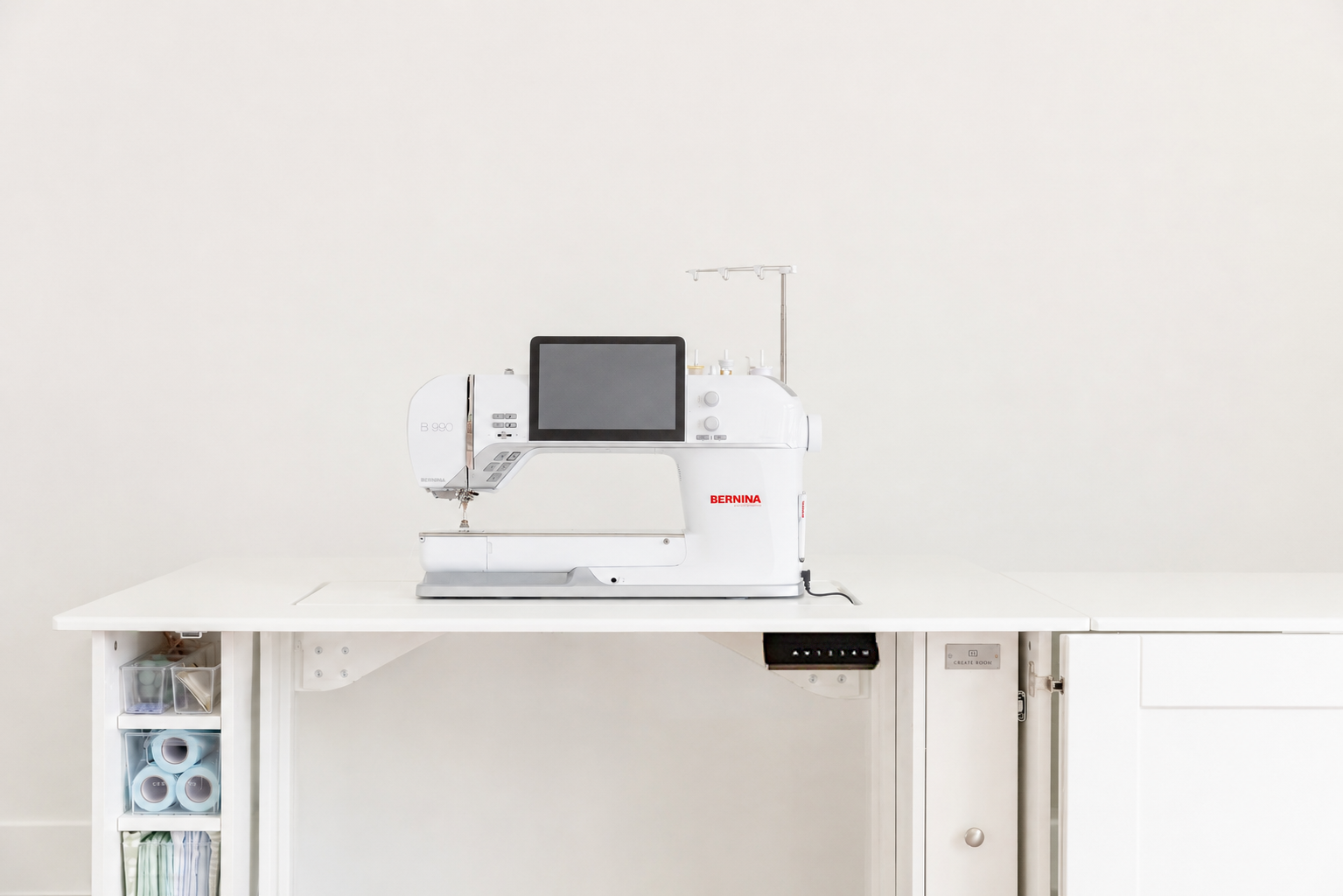 beautiful cabinet with a sewing machine [xl]